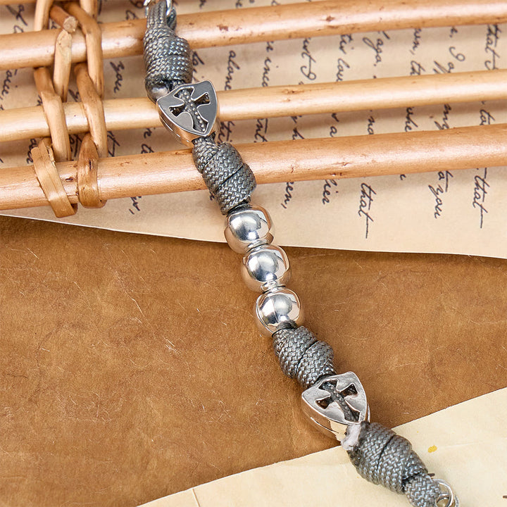 Christianartworkshop Robusto rosario in paracord con crocifisso scolpito: totem di perenne fortificazione divina. - image 13