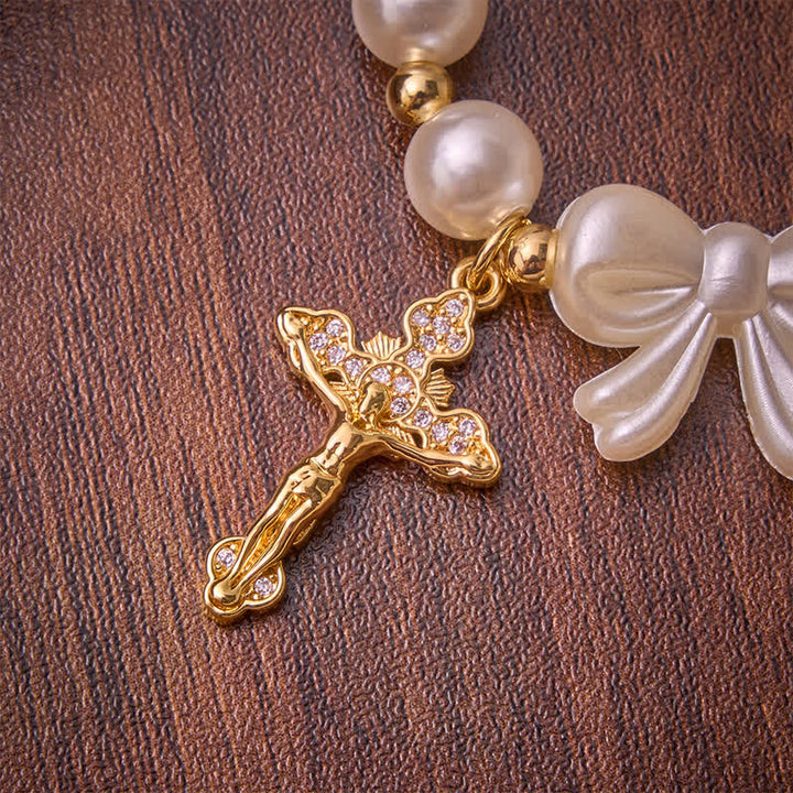 Christianartworkshop Braccialetto rosario con fiocco di perline bianche e crocifisso gioiello: emblema della dolce grazia celeste. - image 6
