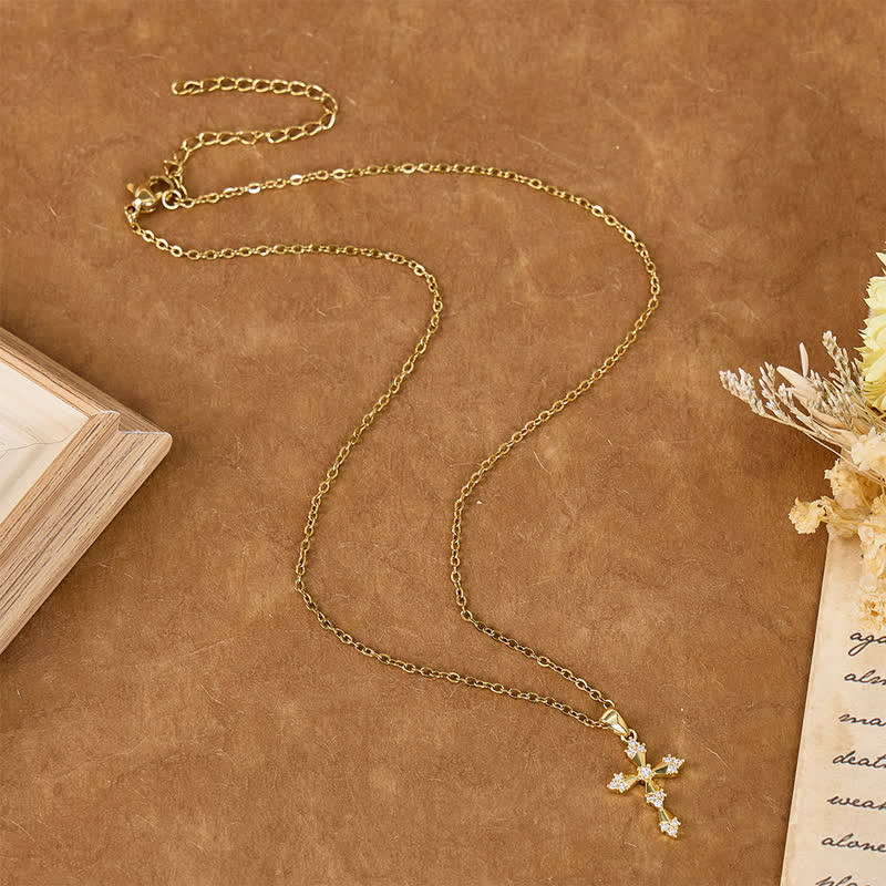 Christianartworkshop Collana leggera e delicata con croce di cristallo: simbolo di eterna e sacra consolazione - image 2