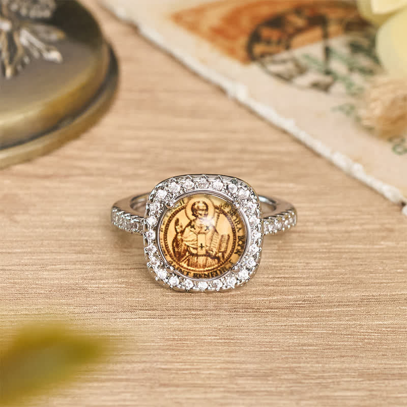 Christianartworkshop Elegante anello di San Benedetto con castone quadrato: segno di dolce e intramontabile sacralità. - image 2