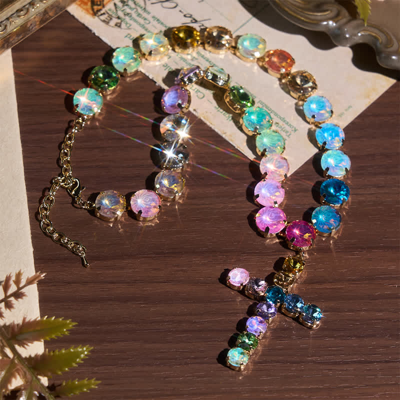 Christianartworkshop Collana con croce in rame impreziosita da gioielli, che cattura lo sguardo: messaggera di splendore celeste. - Multicolore - image 0
