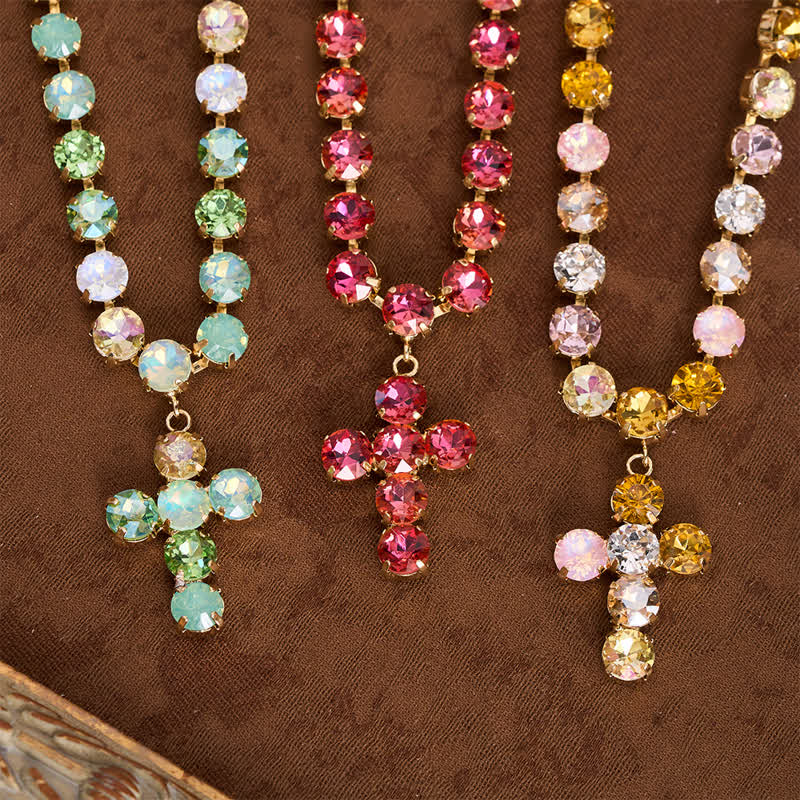 Christianartworkshop Collana Statement Rivoli con croce in rame e cristalli: simbolo di incrollabile maestà divina - image 1