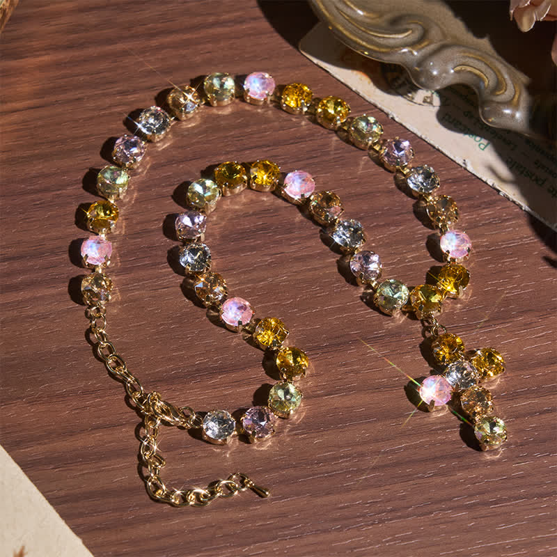 Christianartworkshop Collana Statement Rivoli con croce in rame e cristalli: simbolo di incrollabile maestà divina - Giallo - image 6