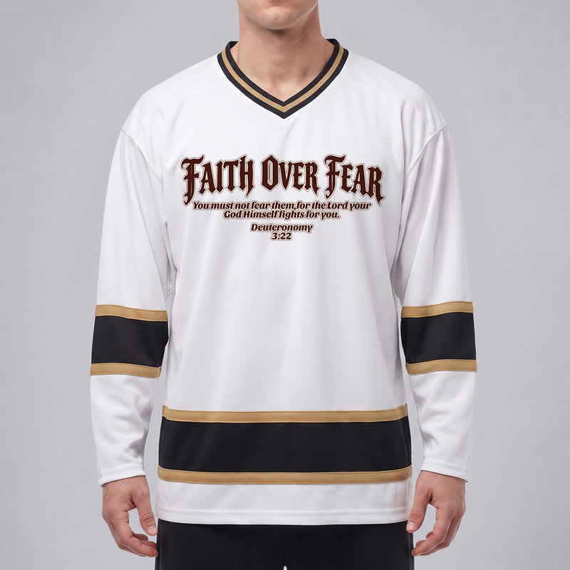 Christianartworkshop Maglia da hockey a maniche lunghe con finiture dorate "Faith Over Fear" - image 3
