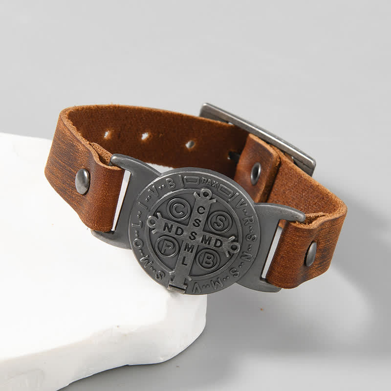 Christianartworkshop Bracciale robusto in pelle bovina con medaglione di San Benedetto: segno di cura incrollabile - Marrone - image 3
