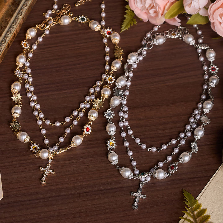 Christianartworkshop Collana a più livelli con croce di perle finte: simbolo di delicata protezione divina. - image 3