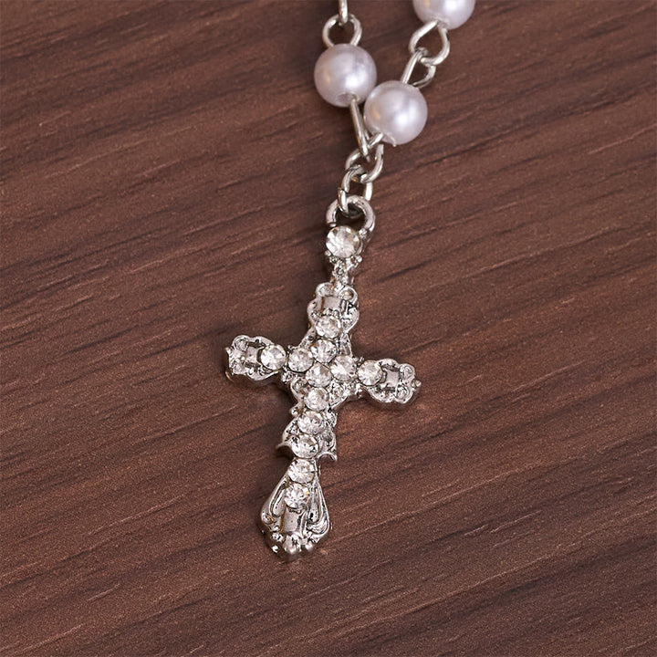 Christianartworkshop Collana a più livelli con croce di perle finte: simbolo di delicata protezione divina. - image 6