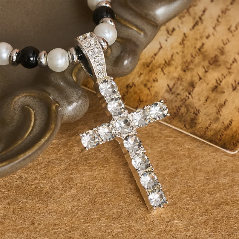 Christianartworkshop Collana con croce di perle scintillanti e lucide: segno di una costante guida celeste. - image 4