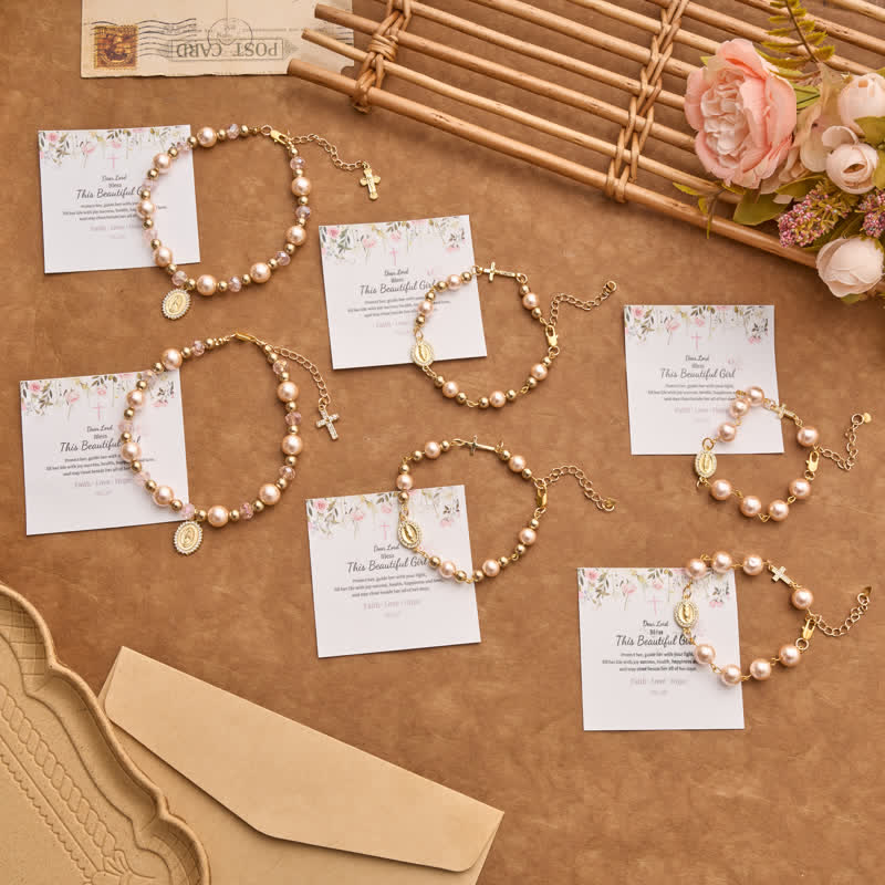 Christianartworkshop Bracciale di perle con crocifisso e ciondolo della Madonna: segno di eterna grazia divina - image 1