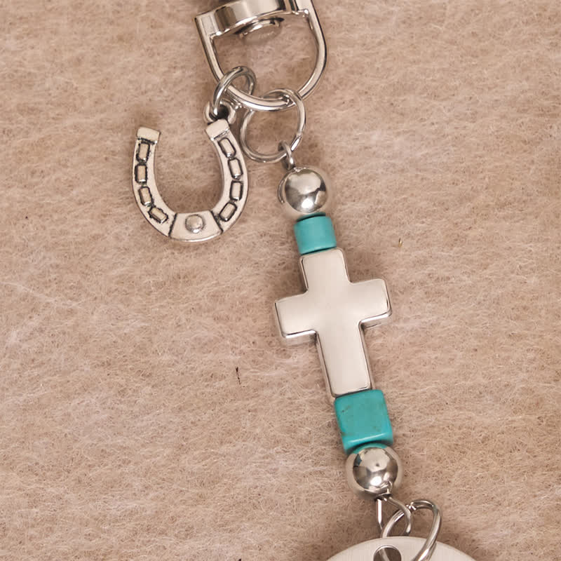 Christianartworkshop Portachiavi in ​​metallo multiuso con ciondolo a forma di sella e briglia da cavallo e croce benedetta. - image 15