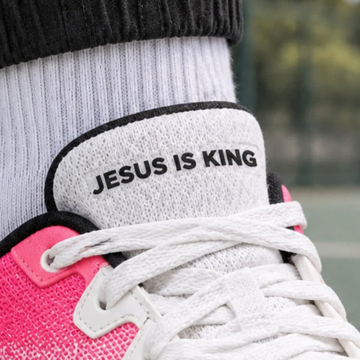 Christianartworkshop Adesivo in plastica per scarpe con la scritta "Jesus Is King" in grassetto: emblema della sovranità reale celeste. - image 4