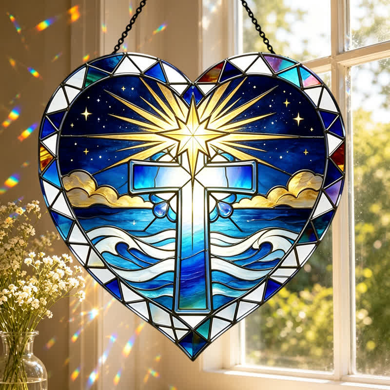 Christianartworkshop Elegante acchiappasole in vetro con contorno a forma di cuore e croce: emblema di calda e sacra grazia. - image 0