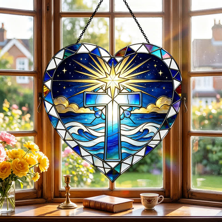 Christianartworkshop Elegante acchiappasole in vetro con contorno a forma di cuore e croce: emblema di calda e sacra grazia. - image 3