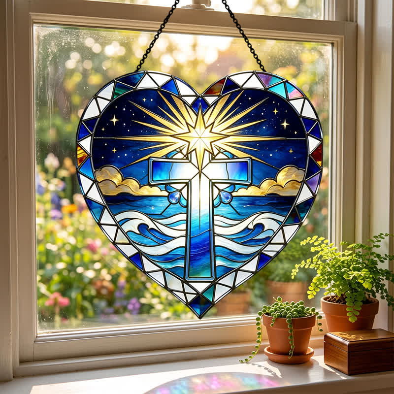 Christianartworkshop Elegante acchiappasole in vetro con contorno a forma di cuore e croce: emblema di calda e sacra grazia. - image 2