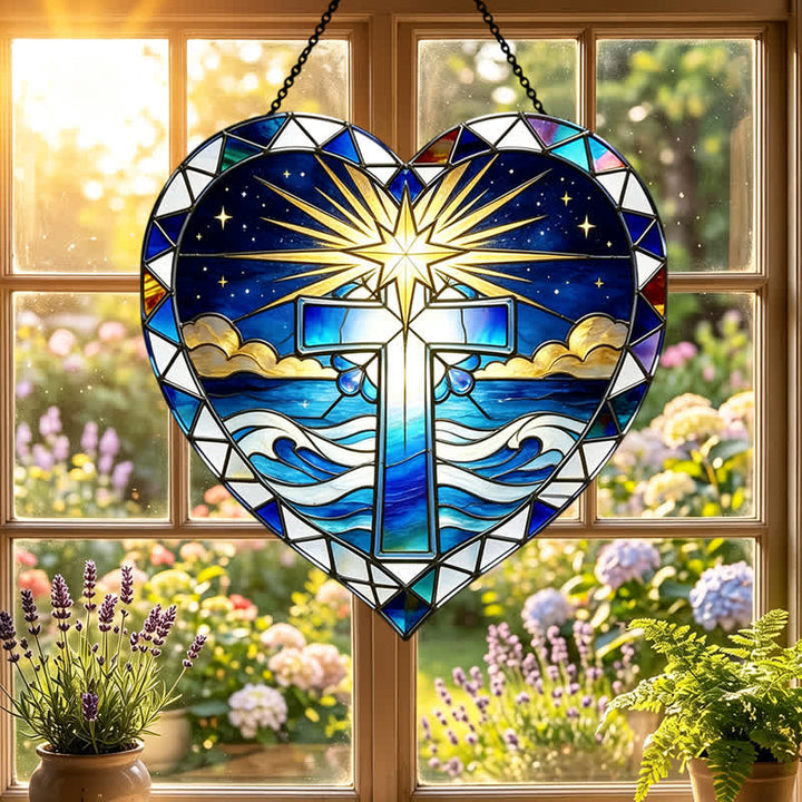 Christianartworkshop Elegante acchiappasole in vetro con contorno a forma di cuore e croce: emblema di calda e sacra grazia. - image 6