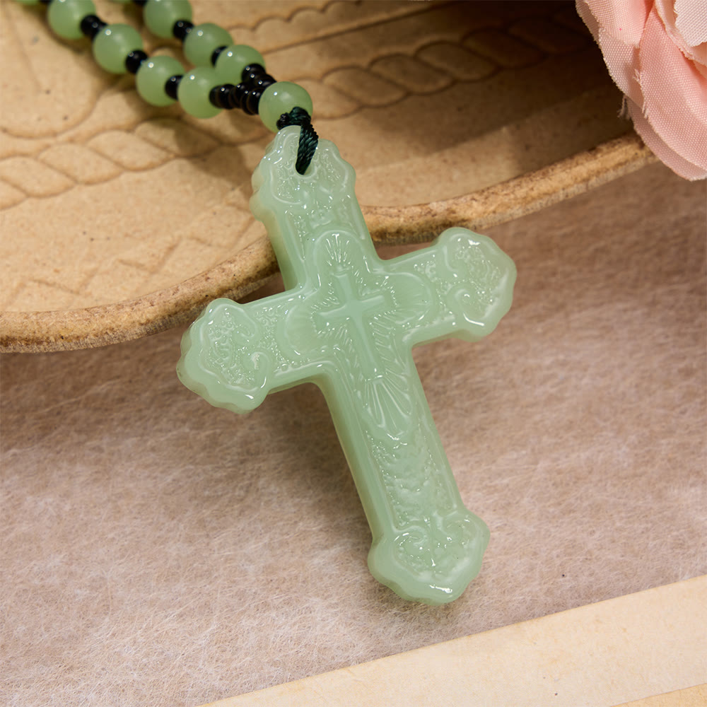 Ciondolo a croce in vetro testurizzato con filo di perline Christianartworkshop : emblema di serena grazia divina. - Verde chiaro - image 18