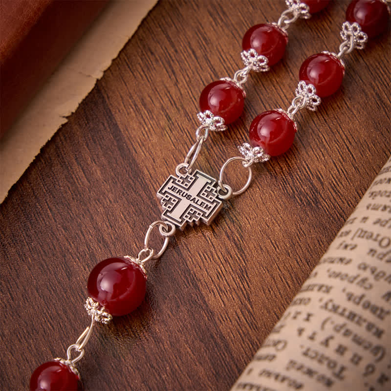 Christianartworkshop Rosario con perle di vetro rosse lucide e croce di Gerusalemme: emblema della nobile redenzione celeste. - image 7