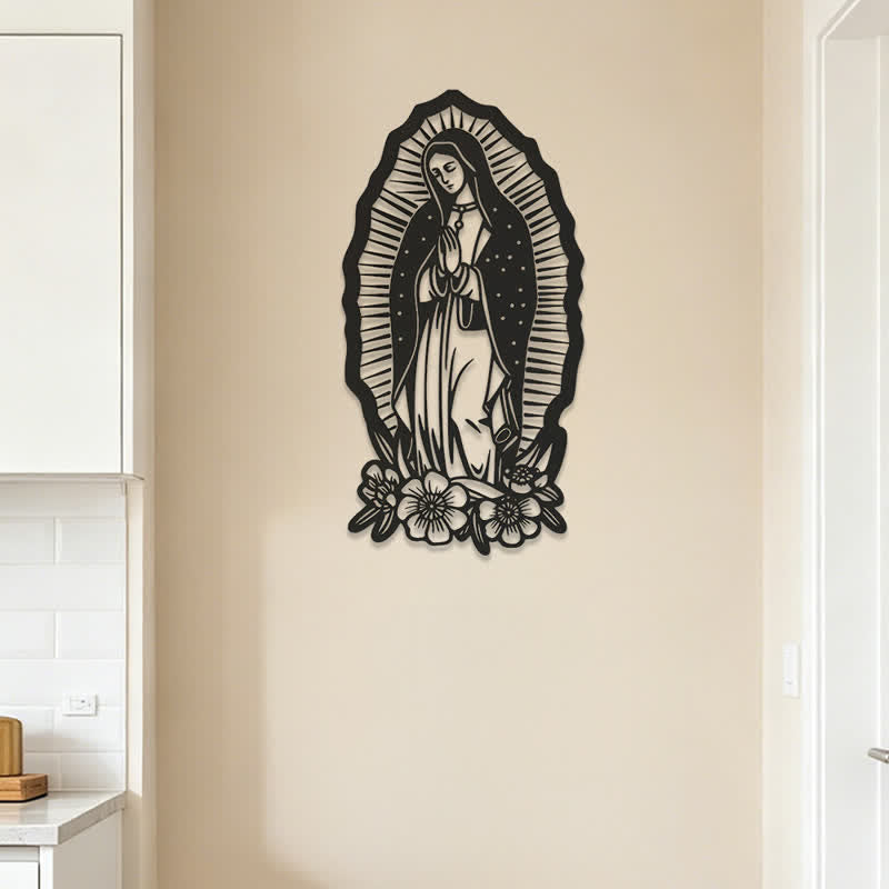 Christianartworkshop Decorazione murale in metallo raffigurante la Madonna di Guadalupe: simbolo di fede e grazia divina. - image 1